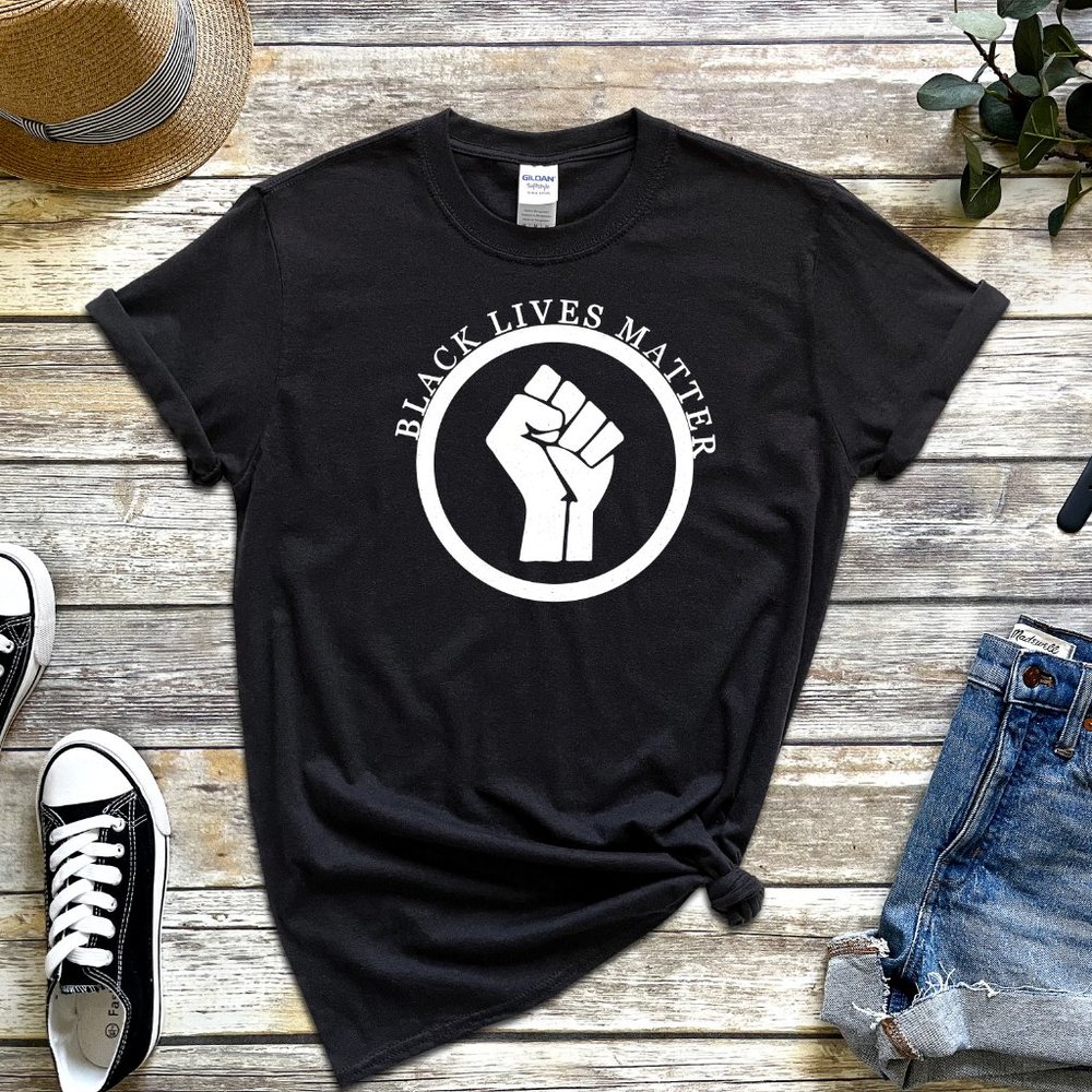 BLACK LIVES MATTER Tee Shirt T-Shirt